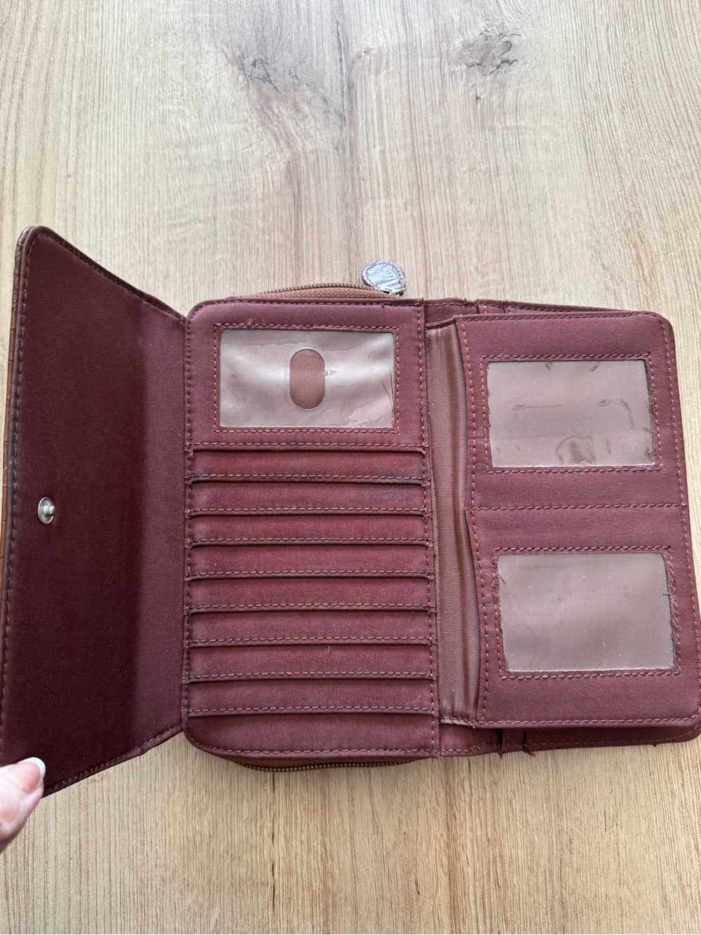 Croc-Embossed Brown Women's Wallet - Picture 7 of 13
